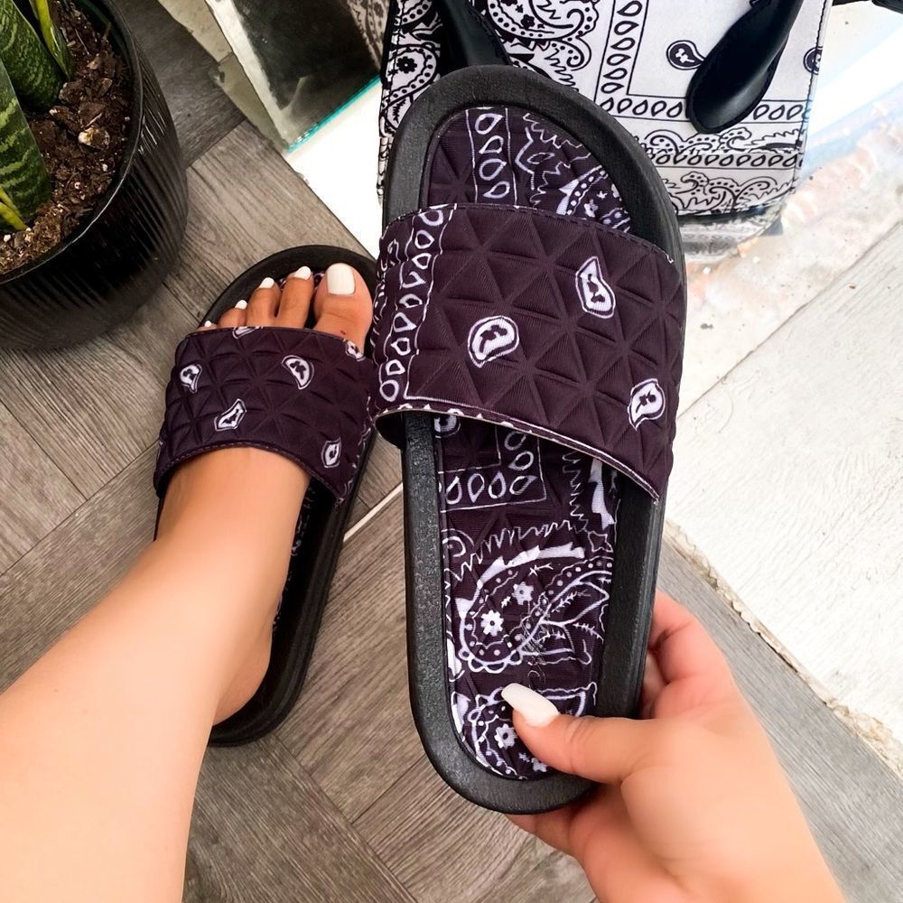 Black Bandana Pool Slide Sandal - Picture 1 of 5